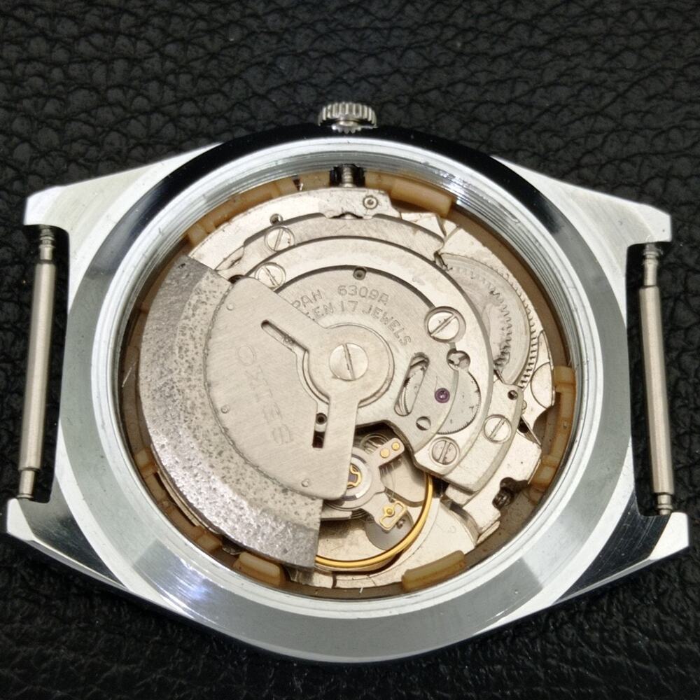 Vintage 1974 Seiko Automatic Mens Silver Watch W/daydate & Yellow accents - Picture 10 of 10